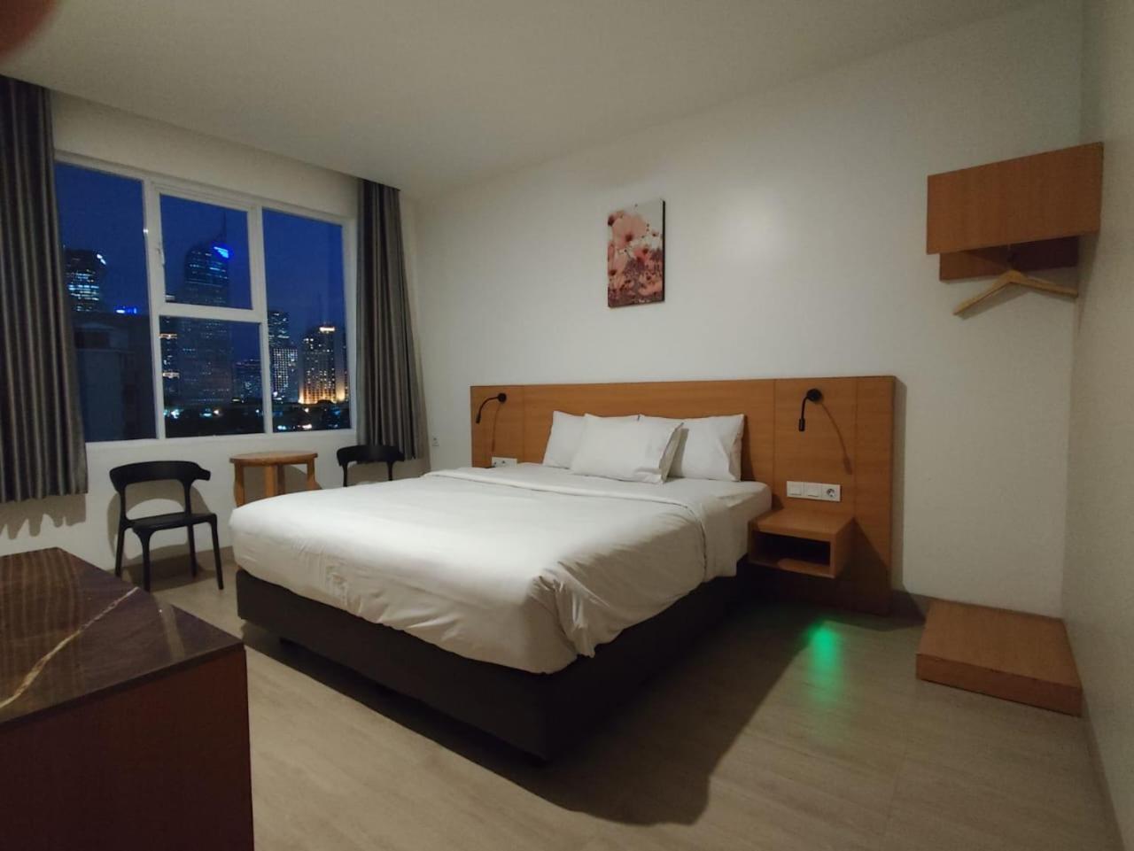 Grand Thamrin Hotel Джакарта Экстерьер фото