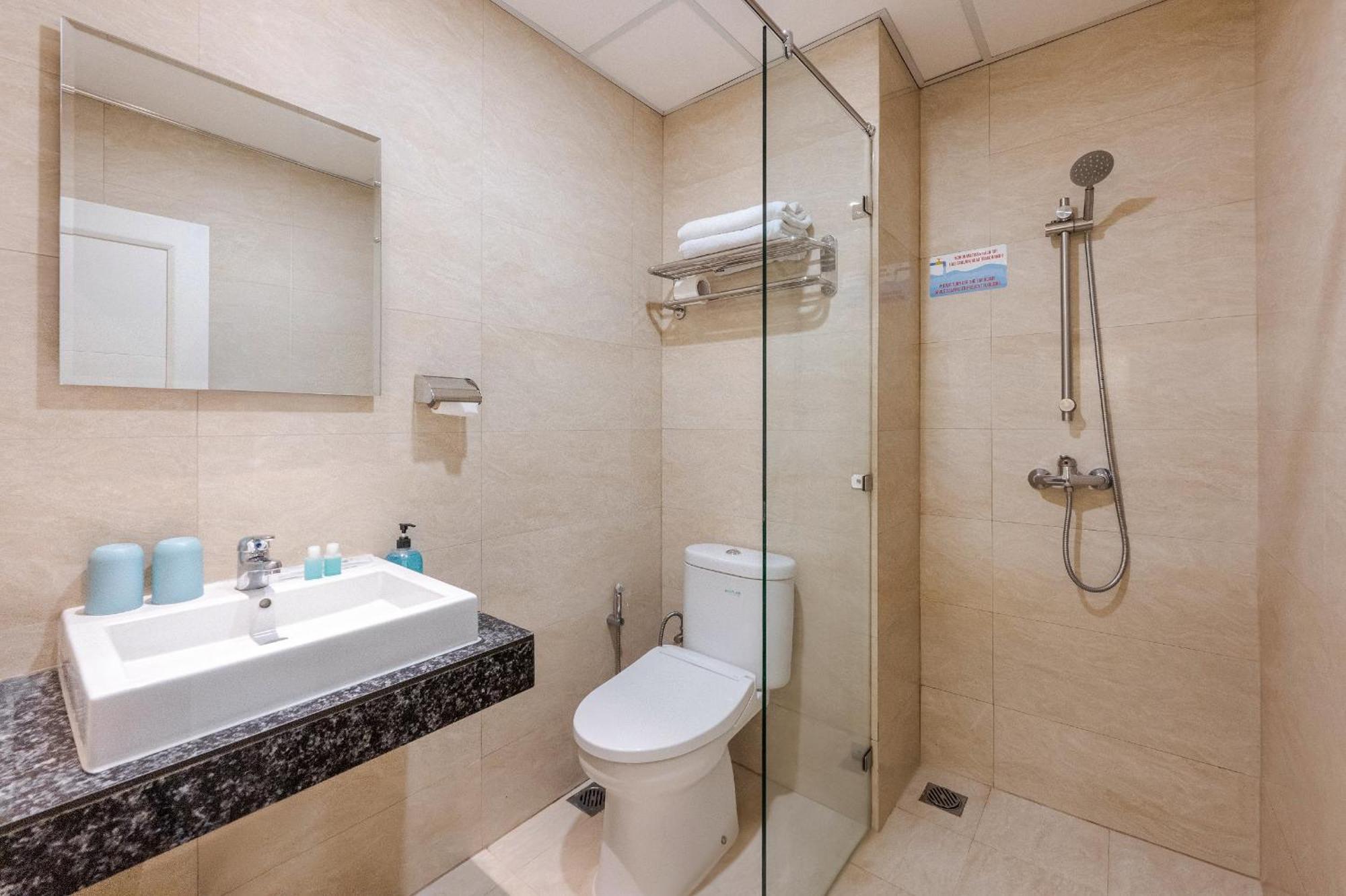 Grand Thamrin Hotel Джакарта Экстерьер фото