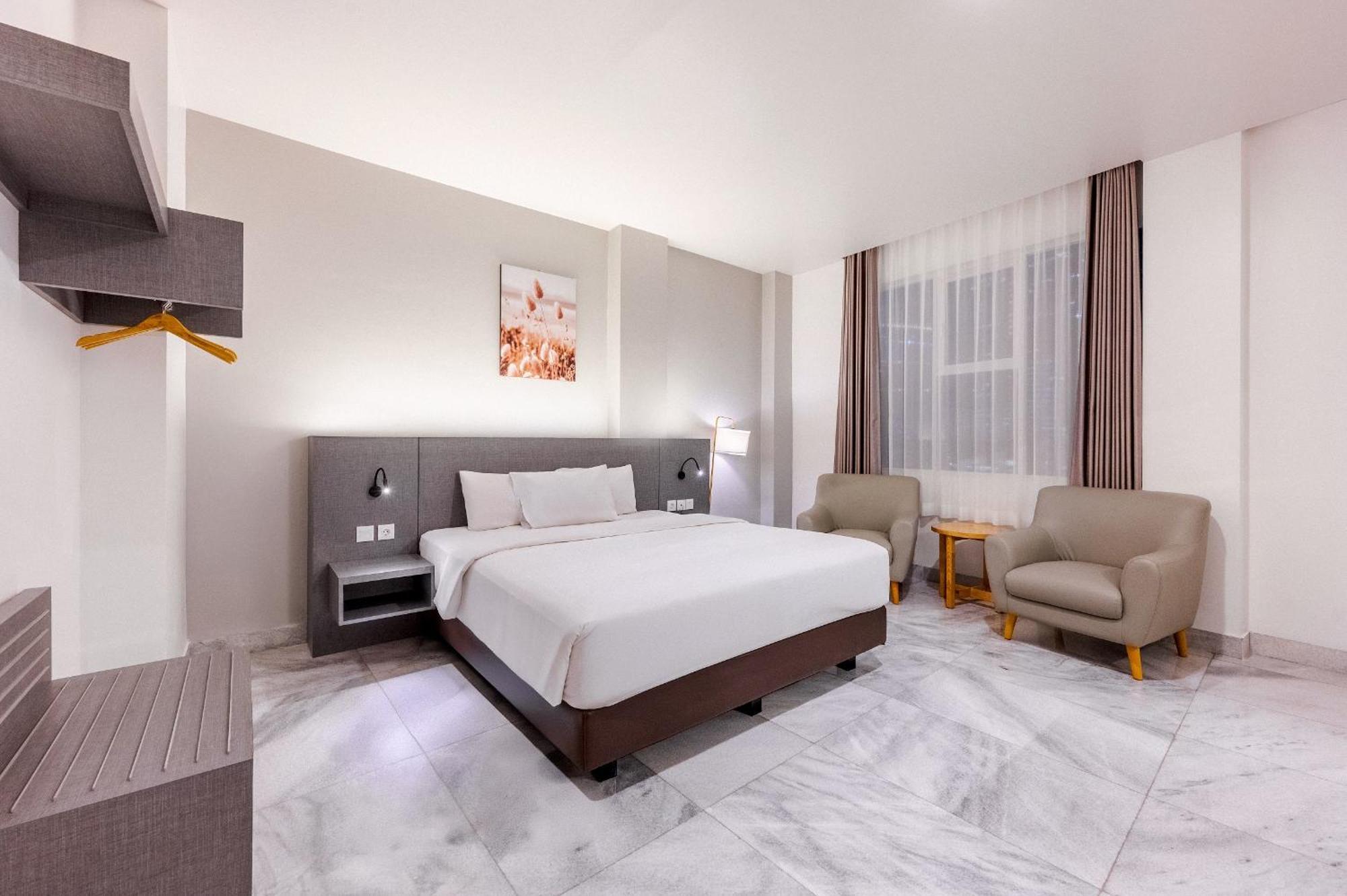 Grand Thamrin Hotel Джакарта Экстерьер фото